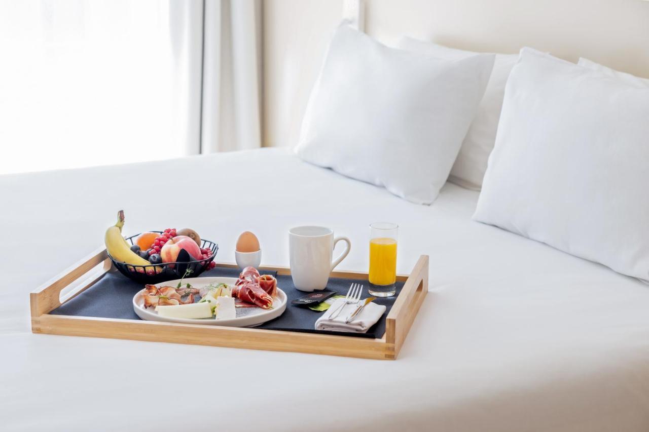 Double Room with Balcony and Port-Pool View